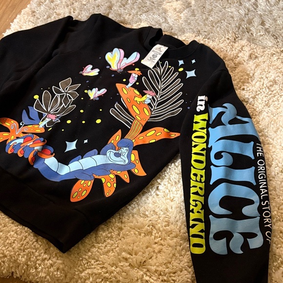 Disneys Alice In Wonderland pullover sweatshirt -sold out - Picture 8 of 10